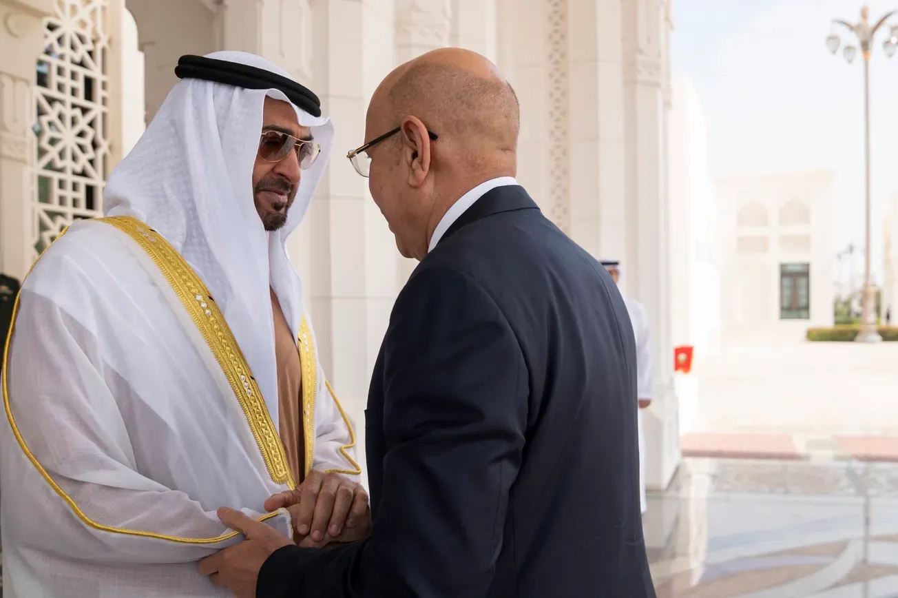 اتصال هاتفي مع رئيس دولة الإمارات المتحدة محمد بن زايد لرئيس الجمهوريه